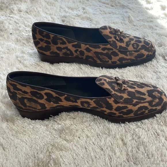 Stuart Weitzman Leopard Loafers with bow detail Size 10.5 SS