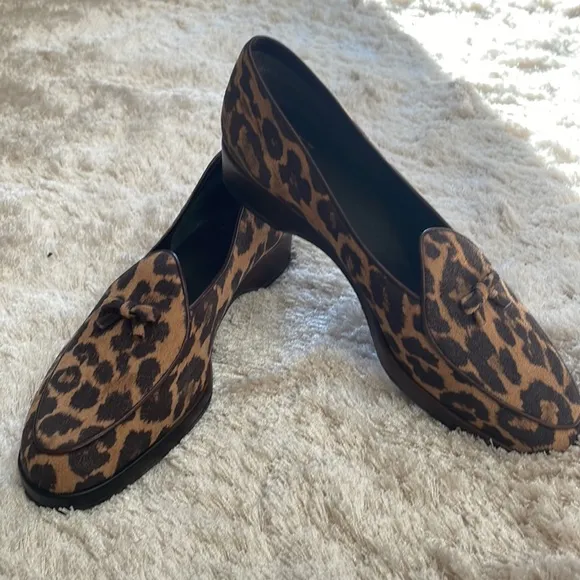 Stuart Weitzman Leopard Loafers with bow detail Size 10.5 SS