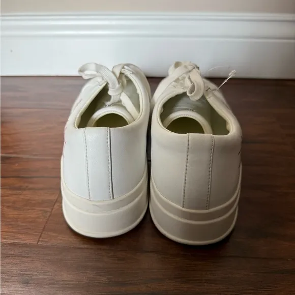 Stuart Weitzman Low Too Heart Men’s White leather Sneakers-Size 12