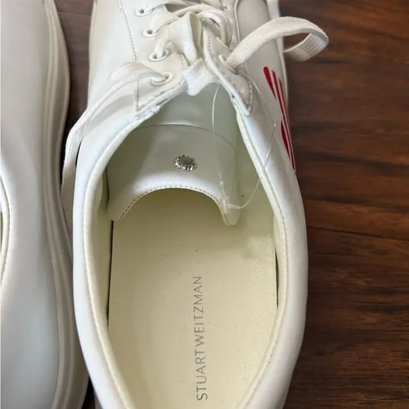 Stuart Weitzman Low Too Heart Men’s White leather Sneakers-Size 12