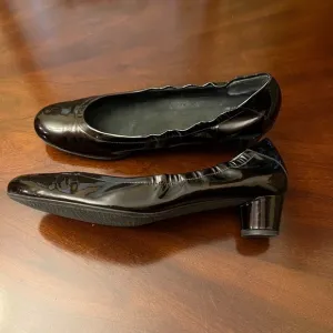 Stuart Weitzman  Women's Brown Patent Leather Scrunch Pumps Size 11M