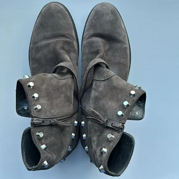 Stuart Weitzman Women's Go West Londra Gray Suede Studded Boots Size 10