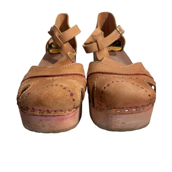 Swedish Hasbeens Leather Tan Wooden Wedge Heels/ Sandals Ankle Strap Toffel