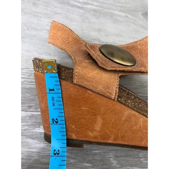 Taos Carousel 3 Strappy Women's Sandal US 9.5 Brown Leather Wedge Heel Casual