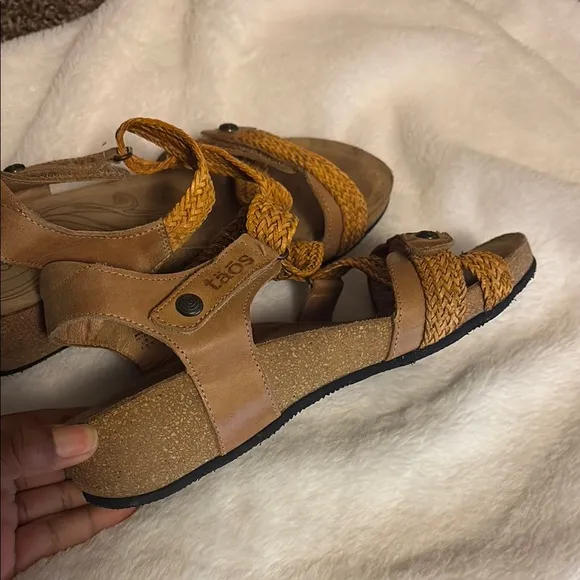 Taos Footwear Tan Sandals