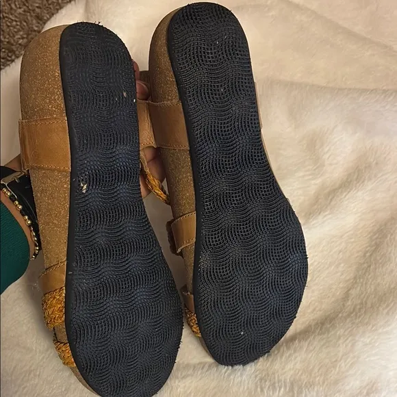 Taos Footwear Tan Sandals