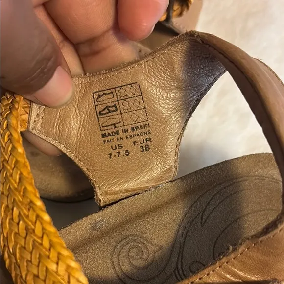 Taos Footwear Tan Sandals