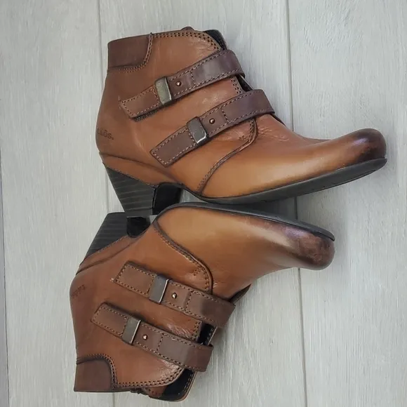 Taos Womens Alto Ankle Leather Wester Moto Booties shoes sz 37 US 6.5