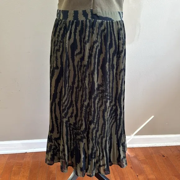 Ted Baker Justnee Pleated Mockable Midi Olive Green Casual Summer Dress Size 4