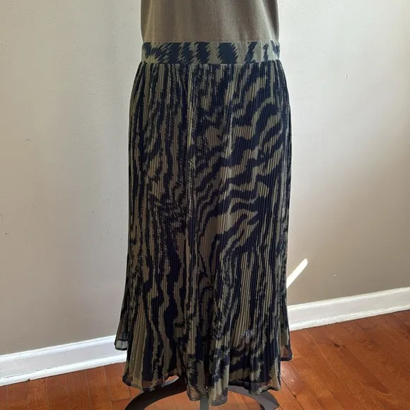 Ted Baker Justnee Pleated Mockable Midi Olive Green Casual Summer Dress Size 4