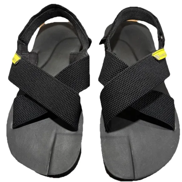 The Healing Sole Black Sandals