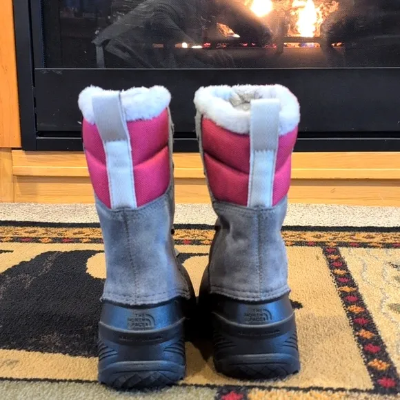 The North Face Alpine Fun Kids Winter Boots Sz 1. Brand New