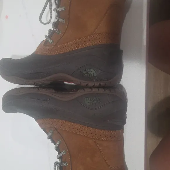 The North Face Women's Brown and Black Winter Boots