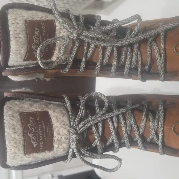 The North Face Women's Brown and Black Winter Boots
