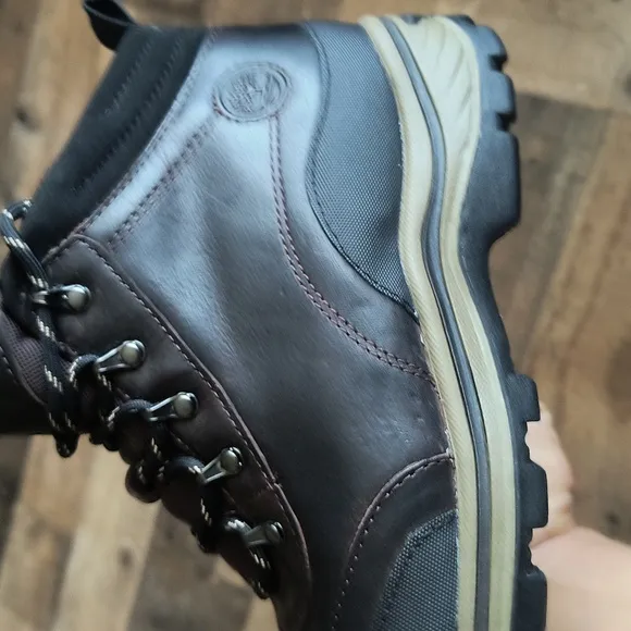 Timberland 22913  Brown Leather Hiking Trail Boots Sz 6 Boys