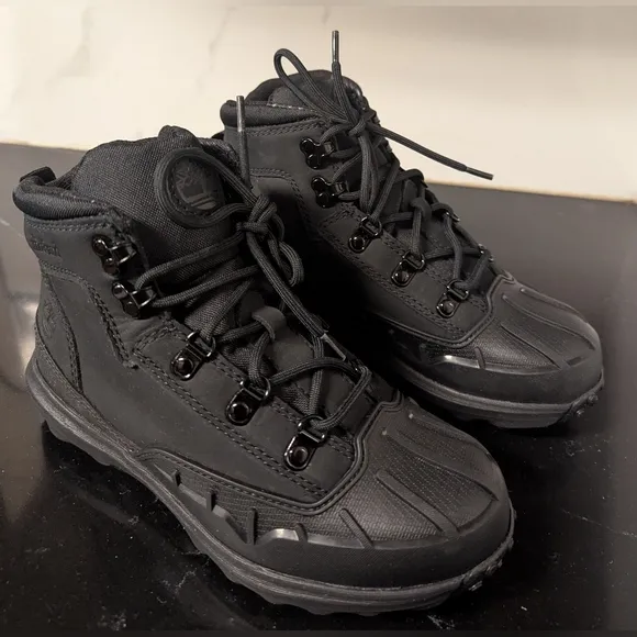 Timberland Junior Converge Waterproof Hiking Boots Size 2 New MSRP $115