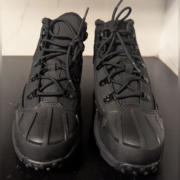 Timberland Junior Converge Waterproof Hiking Boots Size 2 New MSRP $115