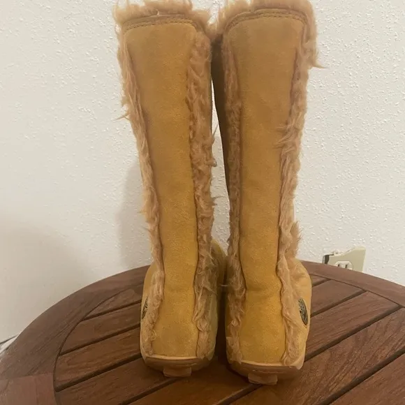 Timberland Mukluk Tan Suede Mid Calf Winter Boots 8 Women’s