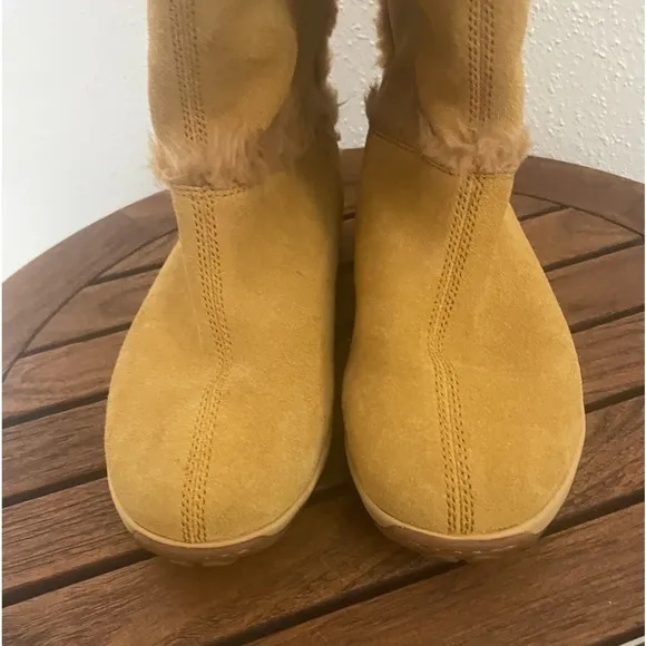 Timberland Mukluk Tan Suede Mid Calf Winter Boots 8 Women’s