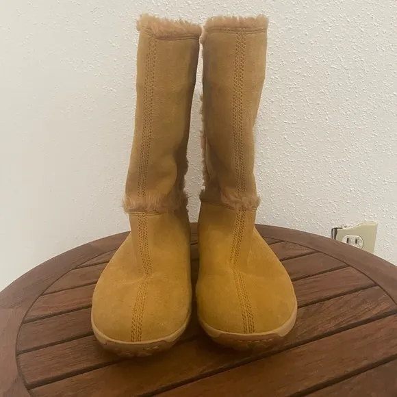 Timberland Mukluk Tan Suede Mid Calf Winter Boots 8 Women’s