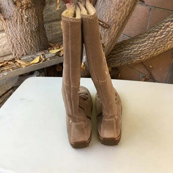 TIMBERLAND Tall Suede Lace Up Boots Oatmeal Size 8 Sherpa Lined