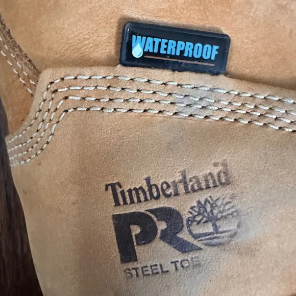 Timberland Tan Boots SZ 9 with Lace-Up Design and Padded Collar