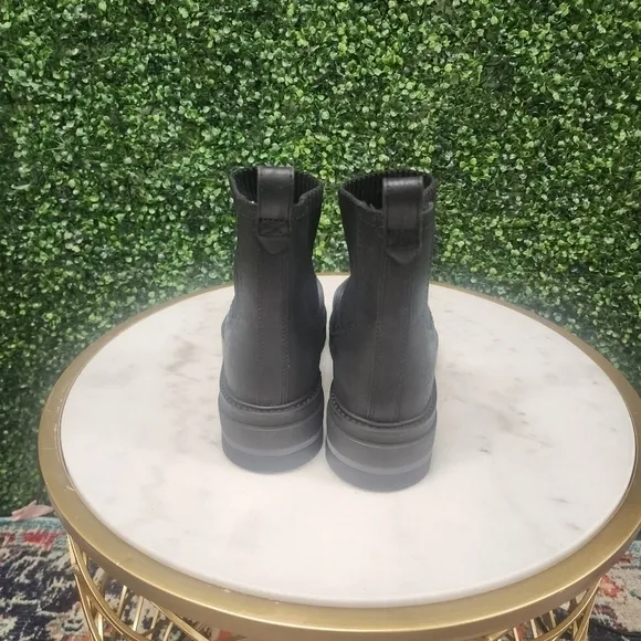 Timberland Women's Cervinia Valley Chelsea Boots - Size 9.5