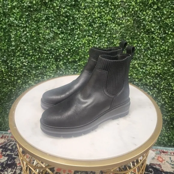 Timberland Women's Cervinia Valley Chelsea Boots - Size 9.5