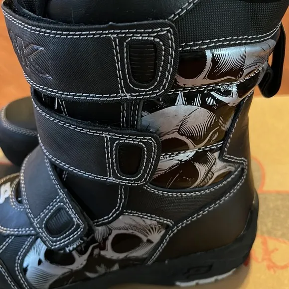 Tony Hawk Thermolite Black Winter Snow Boots ~ Youth Size 2
