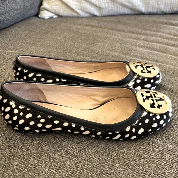 Tori Burch Reva Black/WhiteSpotted Calf Hair Gold Logo SlipOn Ballet Flats