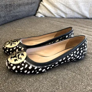 Tori Burch Reva Black/WhiteSpotted Calf Hair Gold Logo SlipOn Ballet Flats