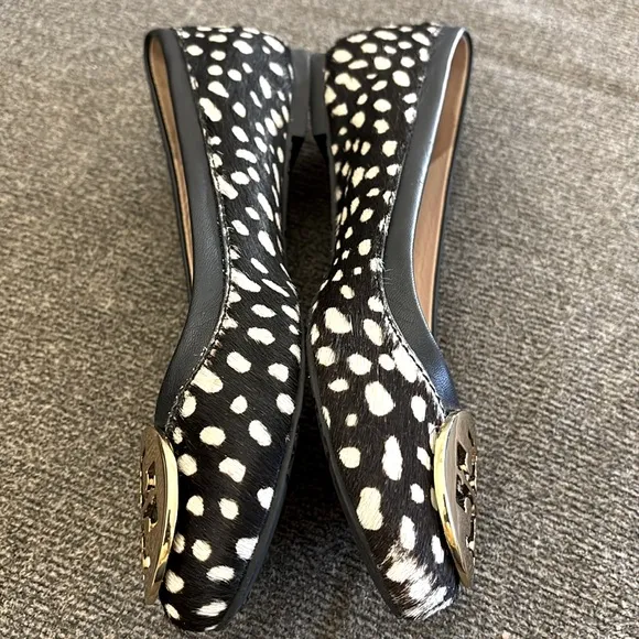 Tori Burch Reva Black/WhiteSpotted Calf Hair Gold Logo SlipOn Ballet Flats