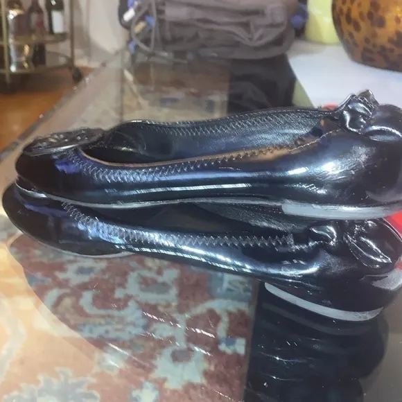 Tory Burch Black Patent Leather Medallion Logo Ballet Flats 5.5