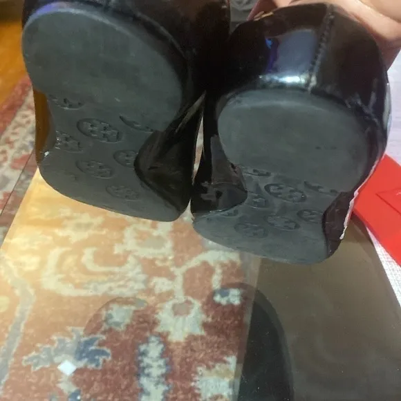 Tory Burch Black Patent Leather Medallion Logo Ballet Flats 5.5
