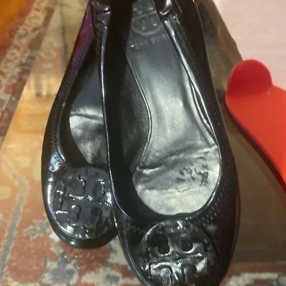 Tory Burch Black Patent Leather Medallion Logo Ballet Flats 5.5