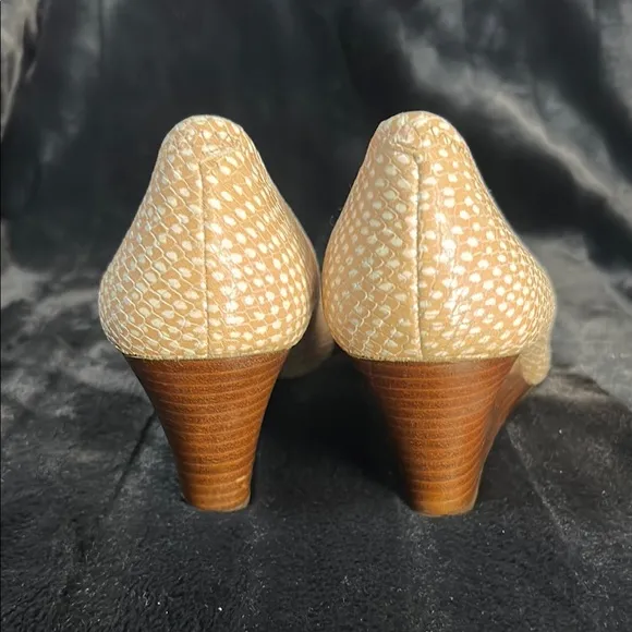 Tory Burch Cream and Gold Wedges