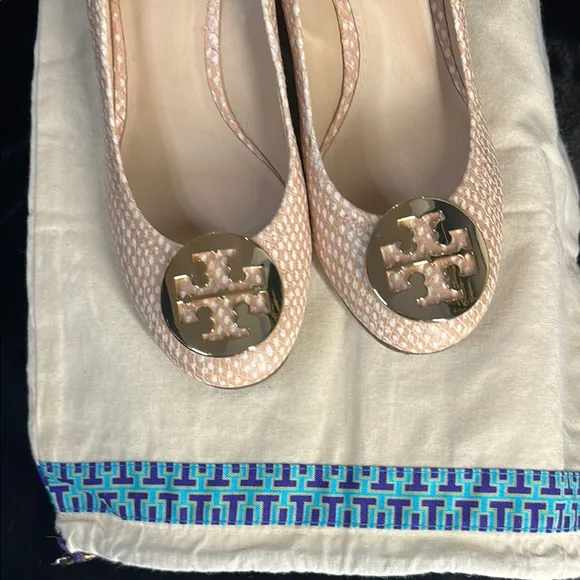 Tory Burch Cream and Gold Wedges