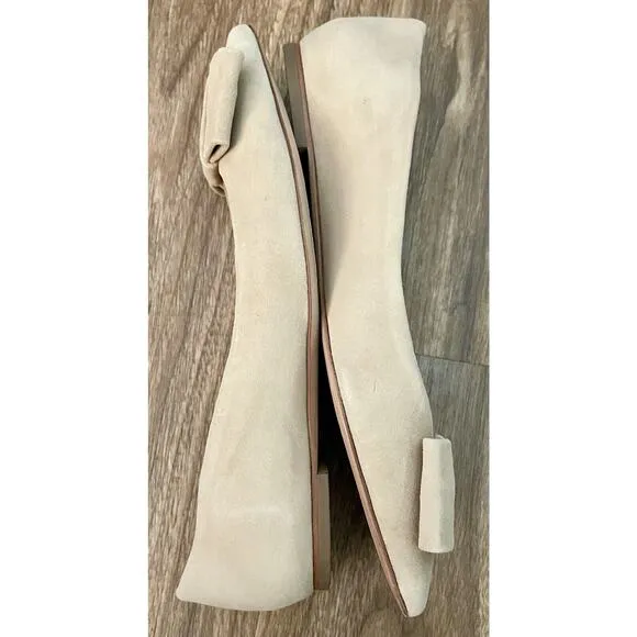 TORY BURCH | Gold Logo Bow Suede Beige Ballet Flats‎ | Size: 6 M