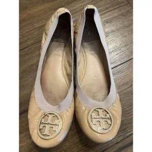 Tory Burch  reva flats/ballet‎ shoes size 9.5 M tan/camel color EUC