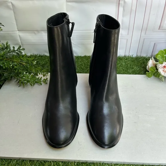 TORY BURCHBrooke Stamped Heel Leather Bootie In Black women size 8 NEW