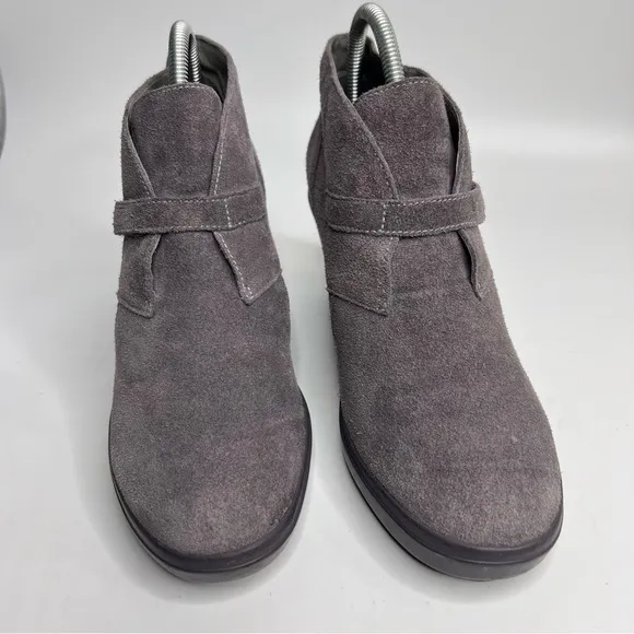 TSUBO Decari Gray Rough Suede Leather Wedge Hook &amp; Loop Ankle Bootie