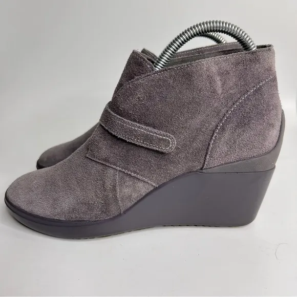 TSUBO Decari Gray Rough Suede Leather Wedge Hook &amp; Loop Ankle Bootie