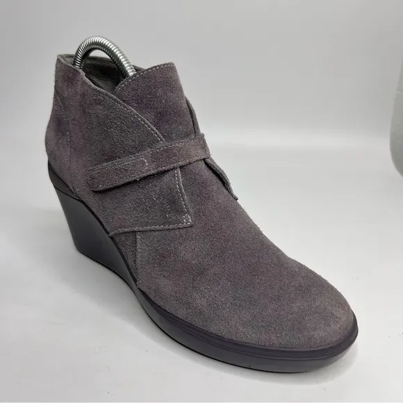 TSUBO Decari Gray Rough Suede Leather Wedge Hook &amp; Loop Ankle Bootie