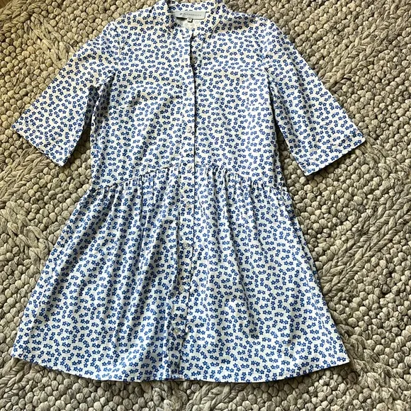 Tuckernuck crisp white dress with blue flowers