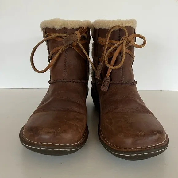 UGG 5178 COVE Brown Suede Shearling Sheepskin Lined Winter Ankle Boots, sz 8