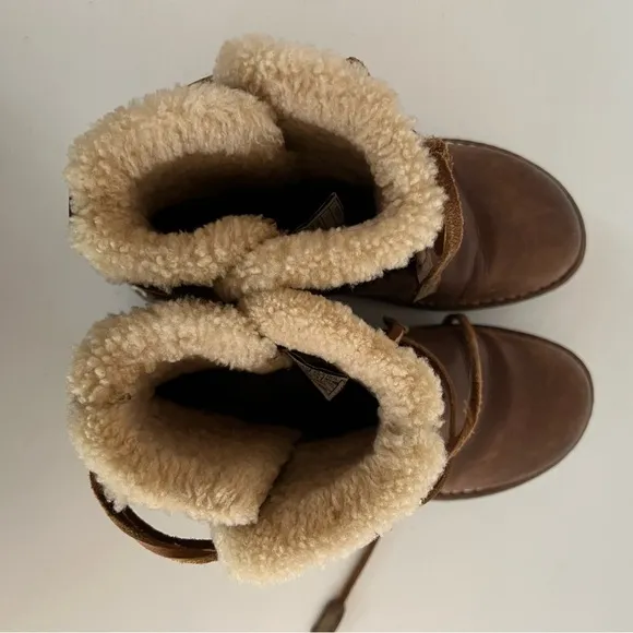 UGG 5178 COVE Brown Suede Shearling Sheepskin Lined Winter Ankle Boots, sz 8