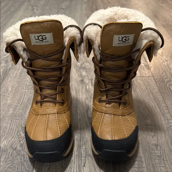 UGG ADIRONDACK III WATER RESISTANT BOOTIE WOMENS