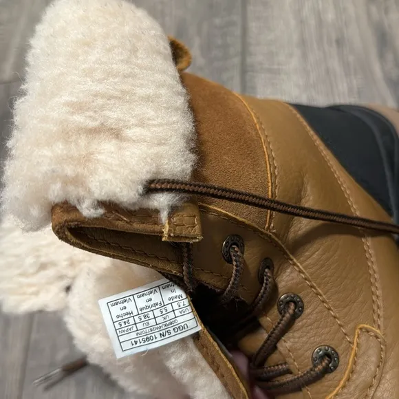 UGG ADIRONDACK III WATER RESISTANT BOOTIE WOMENS