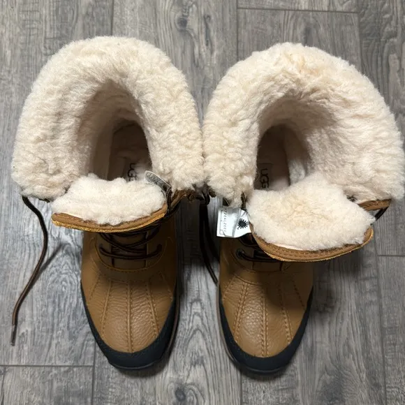 UGG ADIRONDACK III WATER RESISTANT BOOTIE WOMENS