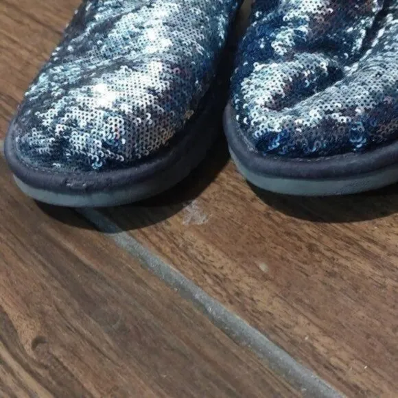 UGG Australia 6 blue sparkle sequin booties winter Sherpa lined